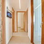 Dell'artista Villa *